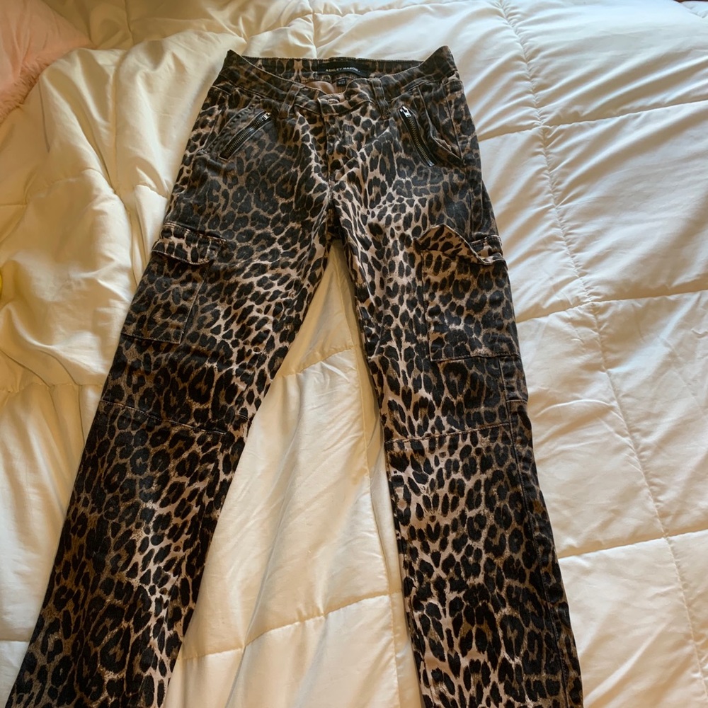 Size 5 Ashley mason cheetah pants